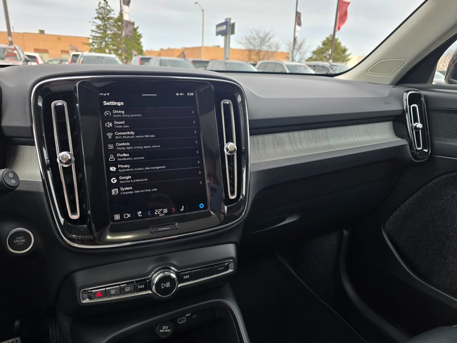 2025 Volvo XC40 CORE BRIGHT THEME-28
