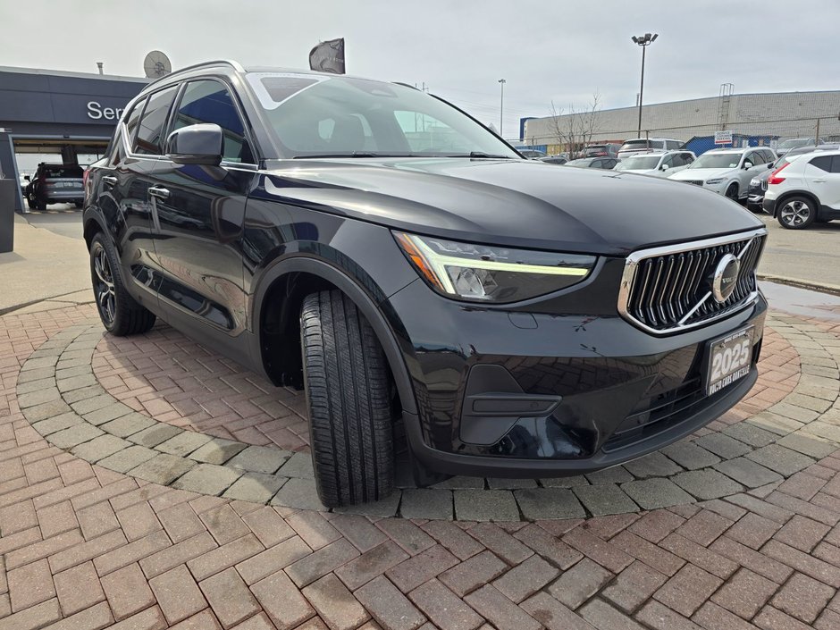 2025 Volvo XC40 CORE BRIGHT THEME-5