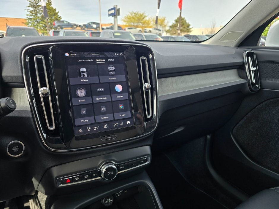 2025 Volvo XC40 CORE BRIGHT THEME-28