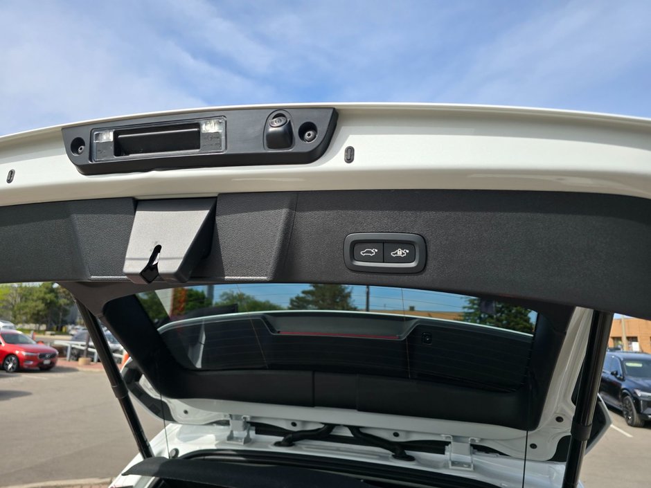 2025 Volvo XC40 CORE BRIGHT THEME-16