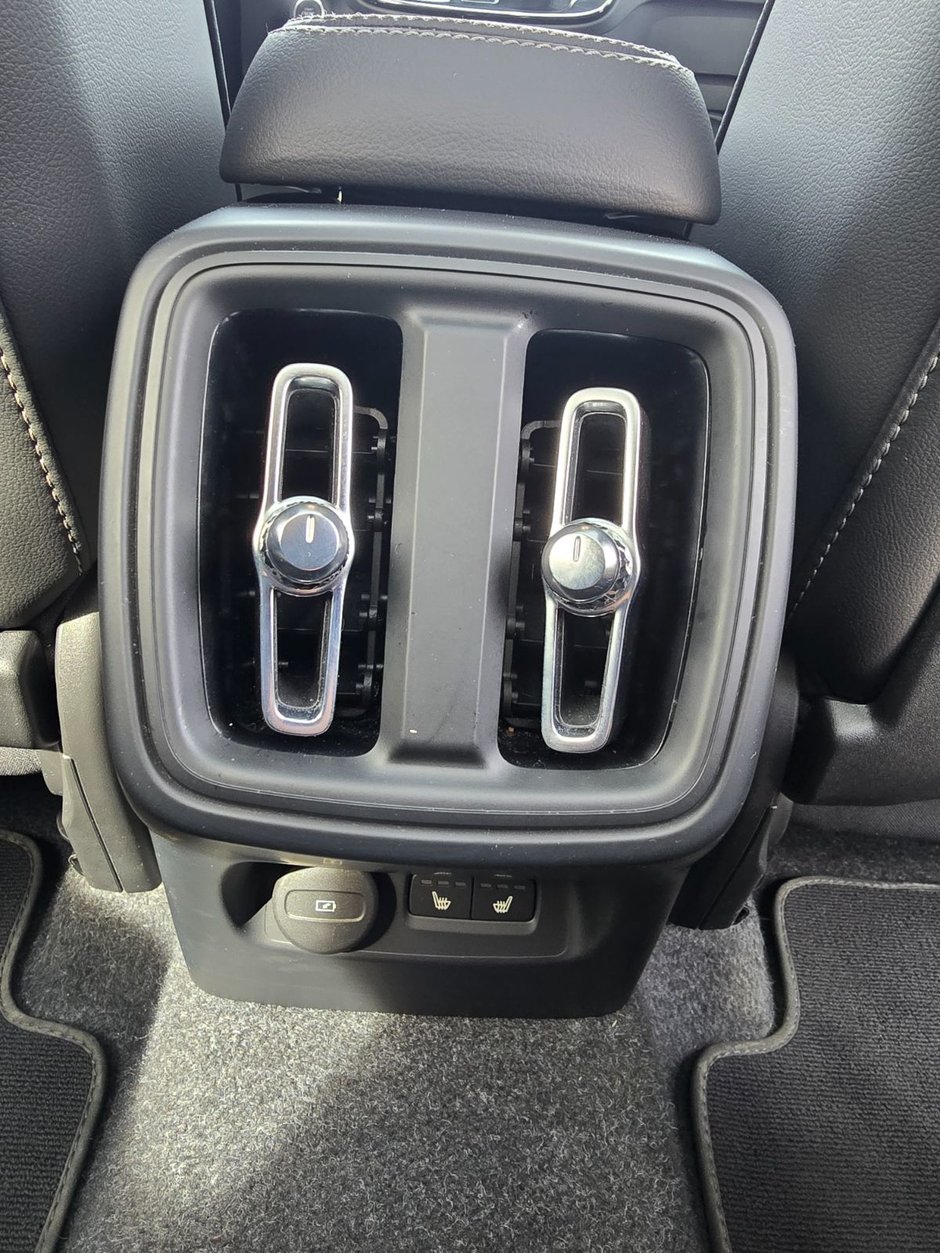 2025 Volvo XC40 CORE BRIGHT THEME-20