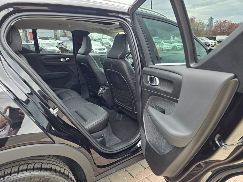 2025 Volvo XC40 CORE BRIGHT THEME-18