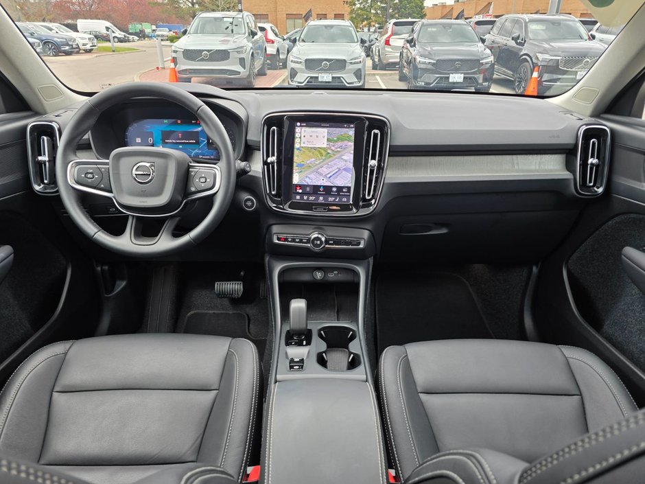2025 Volvo XC40 CORE BRIGHT THEME-4