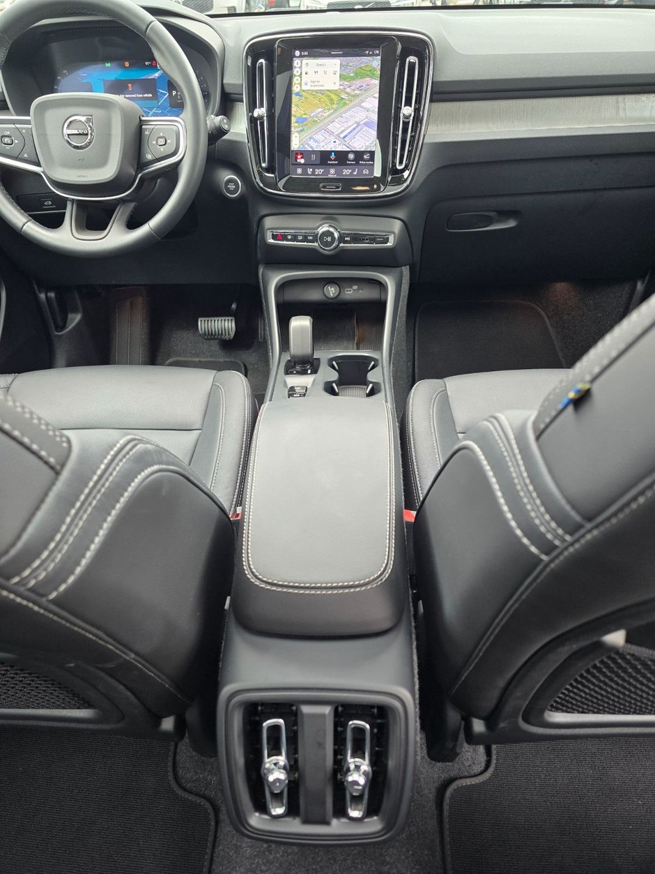 2025 Volvo XC40 CORE BRIGHT THEME-21