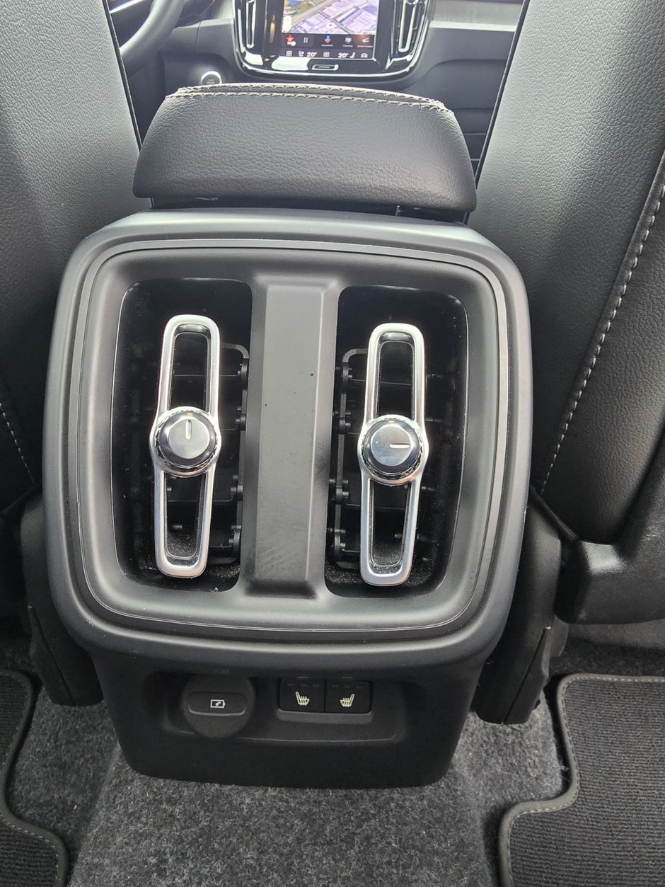 2025 Volvo XC40 CORE BRIGHT THEME-20