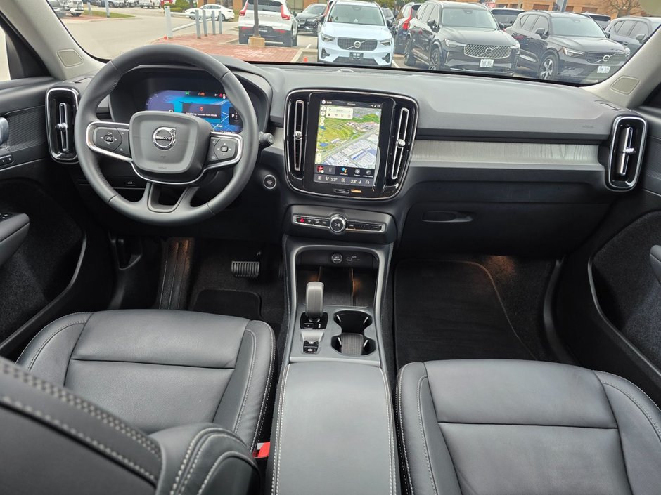 2025 Volvo XC40 CORE BRIGHT THEME-4
