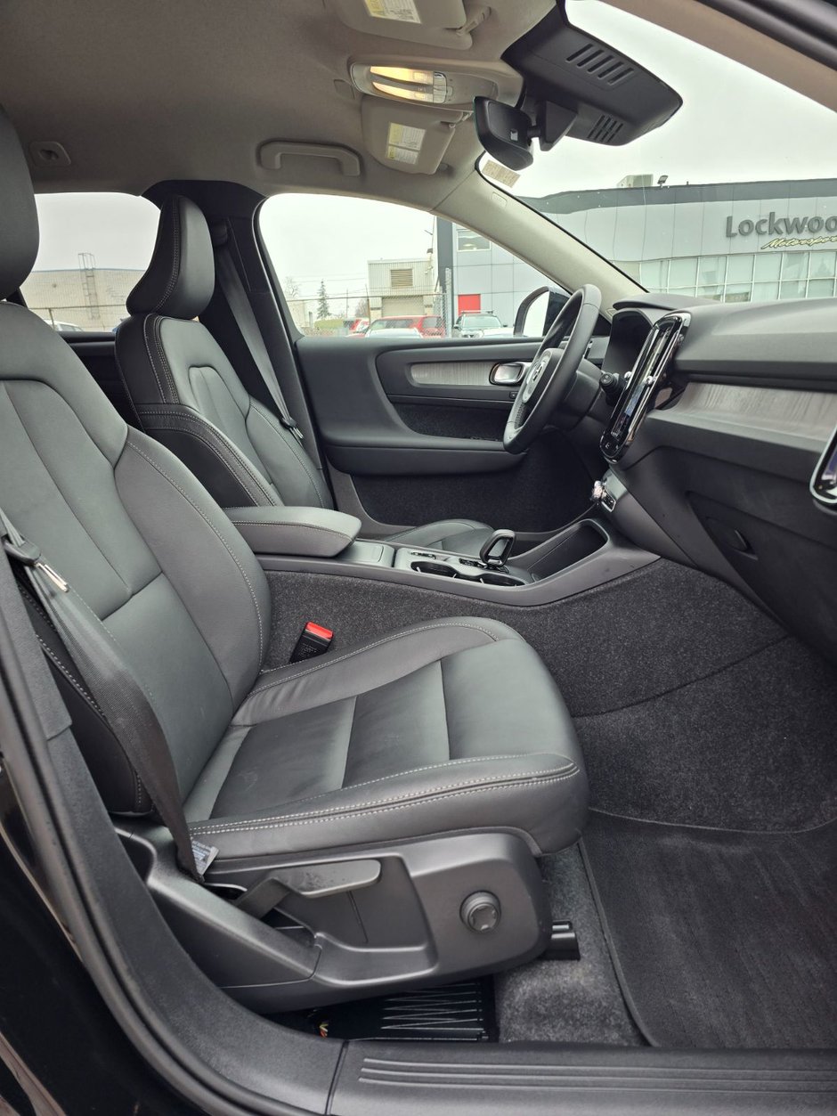 2025 Volvo XC40 CORE BRIGHT THEME-23