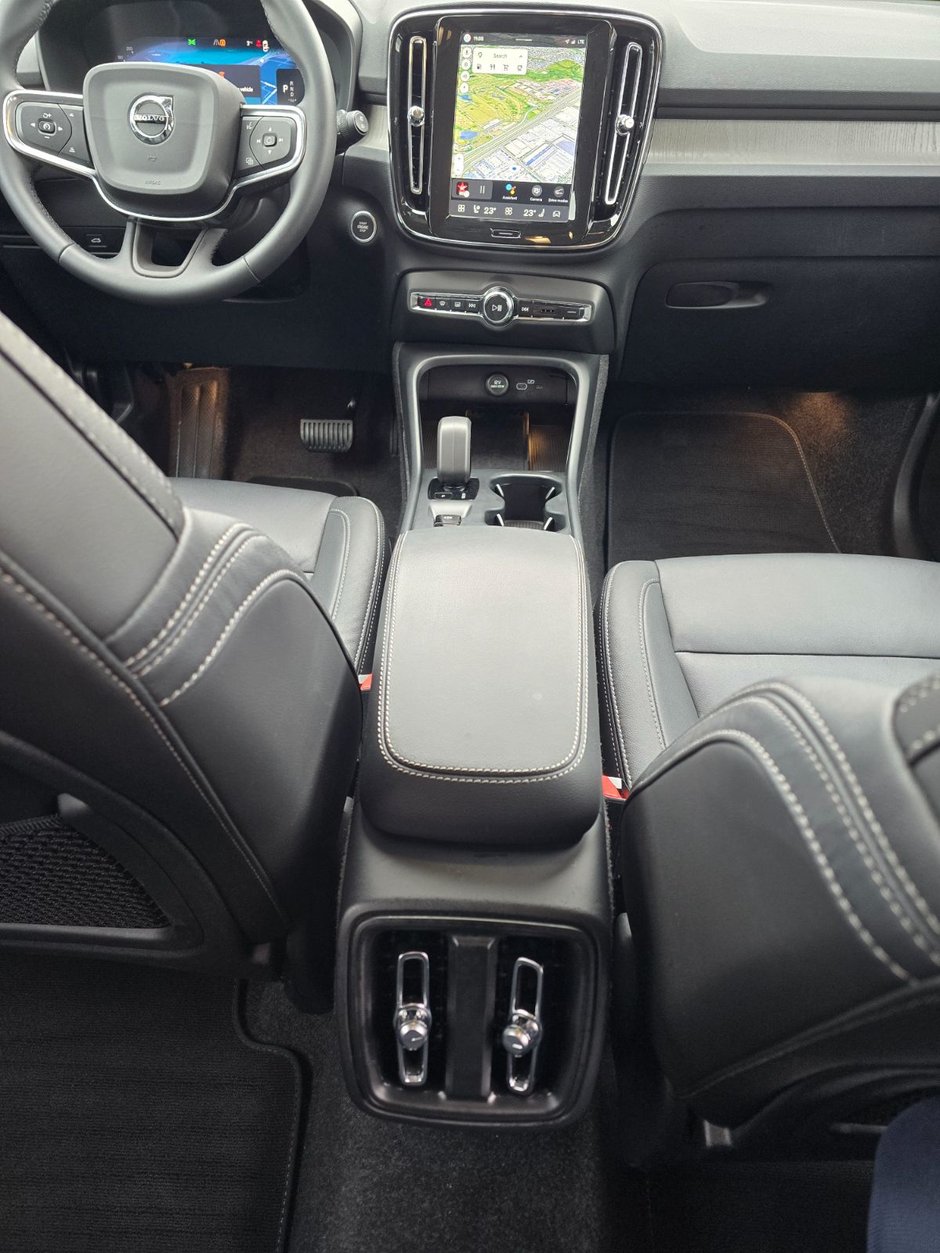 2025 Volvo XC40 CORE BRIGHT THEME-21