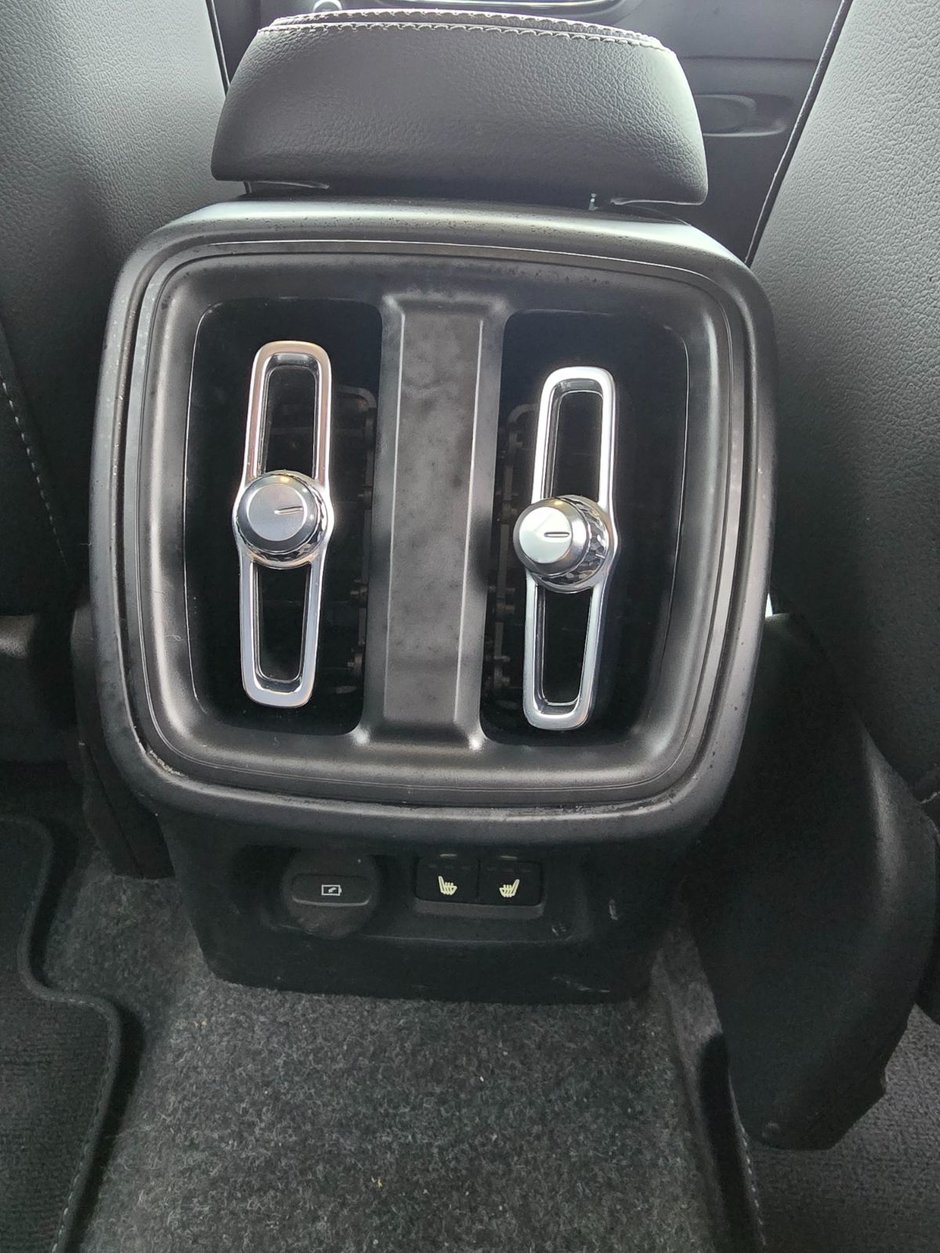 2025 Volvo XC40 CORE BRIGHT THEME-20