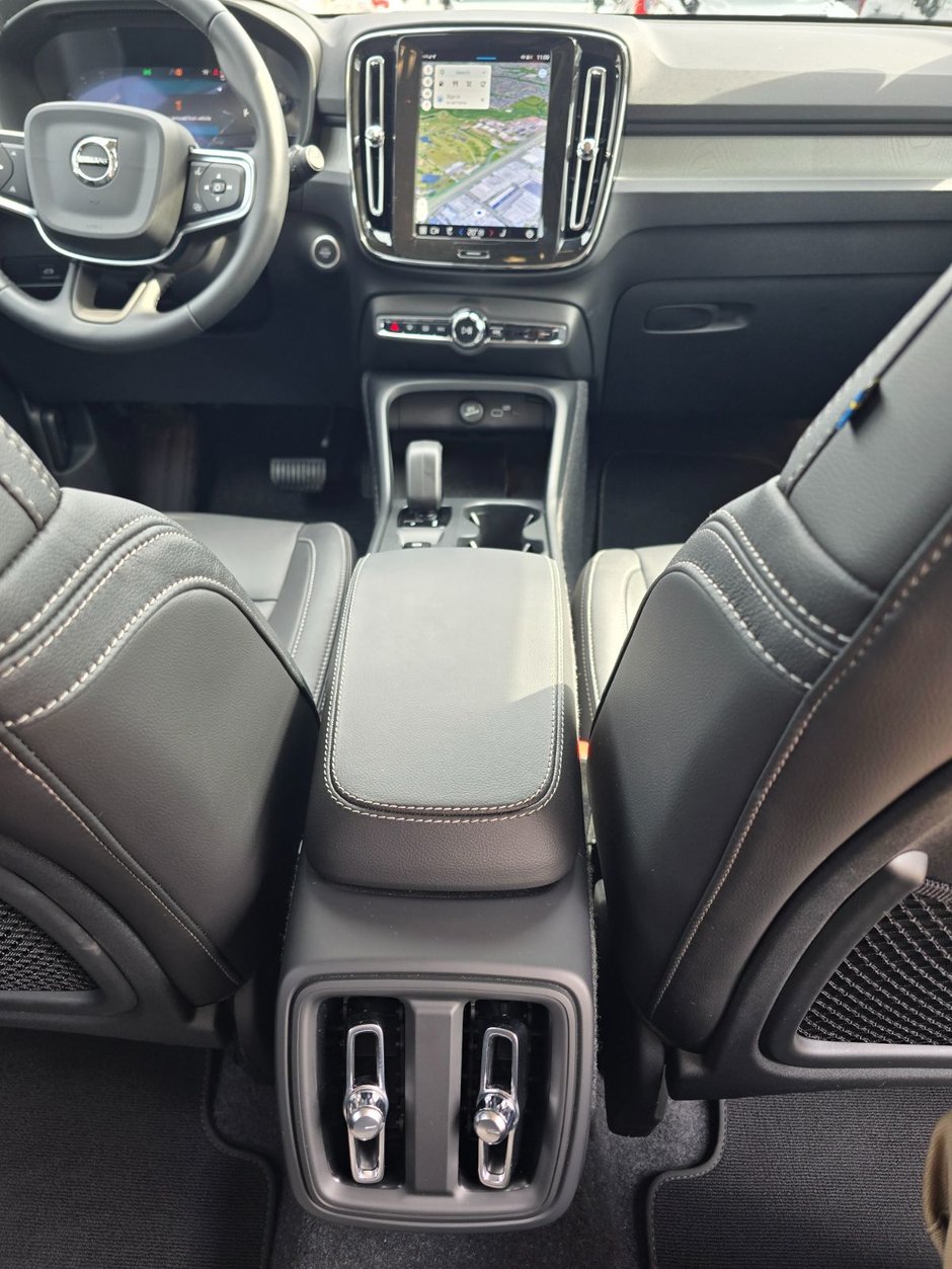 2025 Volvo XC40 CORE BRIGHT THEME-21