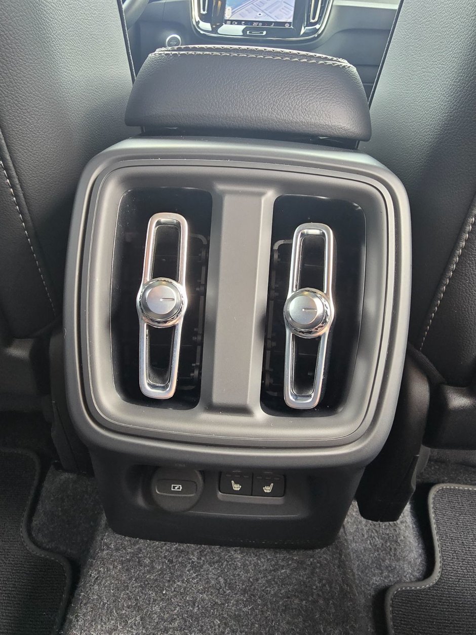 2025 Volvo XC40 CORE BRIGHT THEME-20