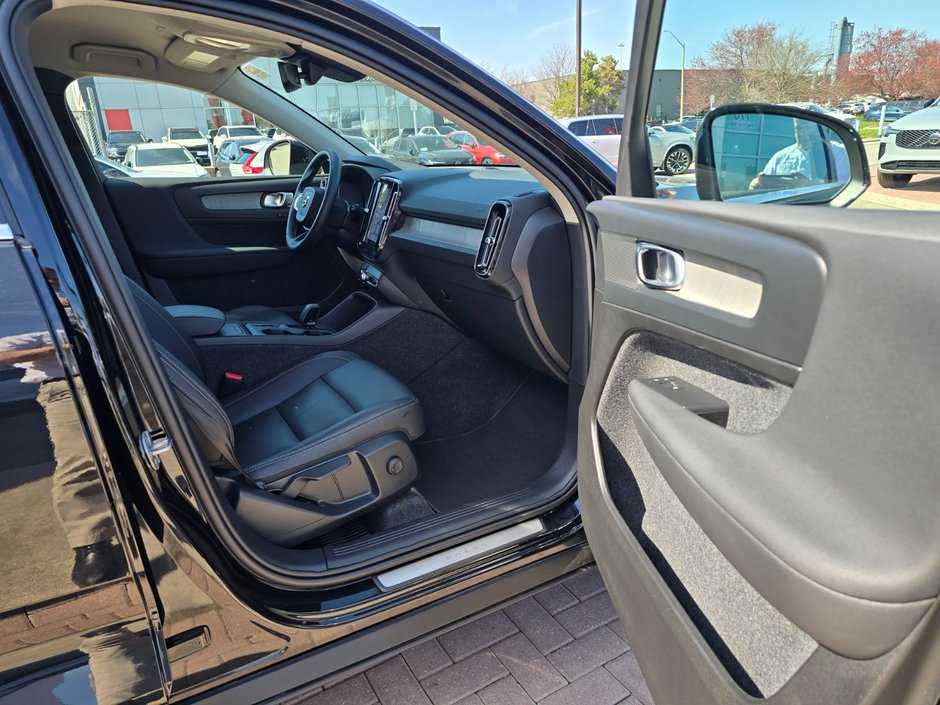 2025 Volvo XC40 CORE BRIGHT THEME-22