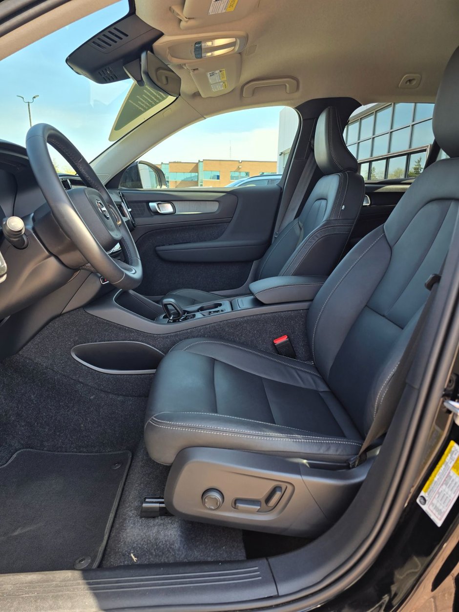 2025 Volvo XC40 CORE BRIGHT THEME-24