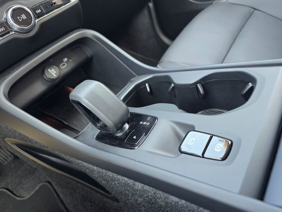 2025 Volvo XC40 CORE BRIGHT THEME-29