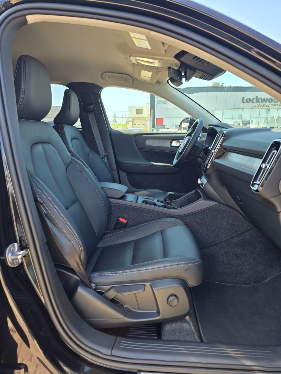2025 Volvo XC40 CORE BRIGHT THEME-23
