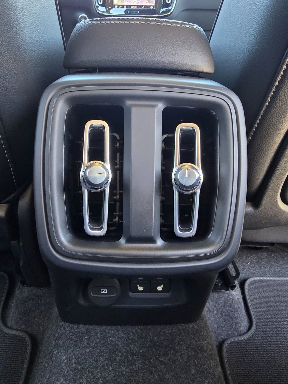 2025 Volvo XC40 CORE BRIGHT THEME-20