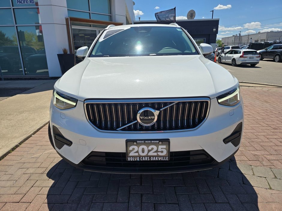2025 Volvo XC40 CORE BRIGHT THEME-3