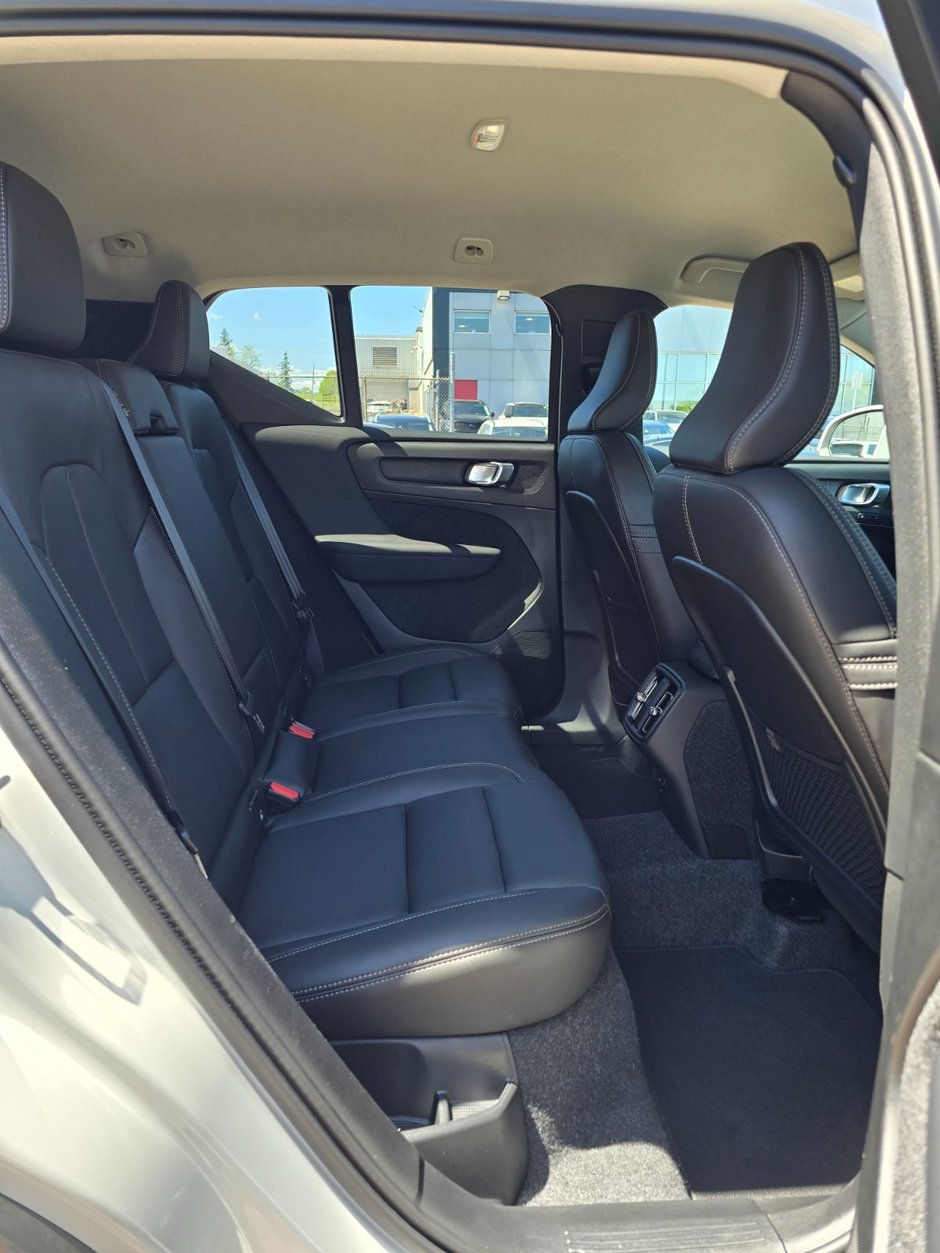 2025 Volvo XC40 CORE BRIGHT THEME-19