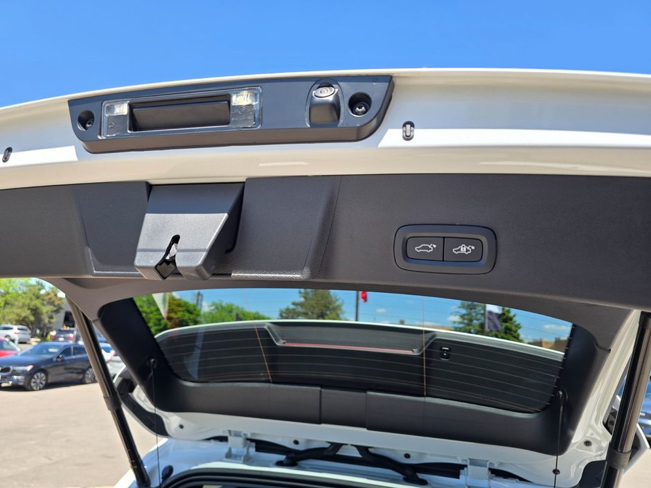 2025 Volvo XC40 CORE BRIGHT THEME-16