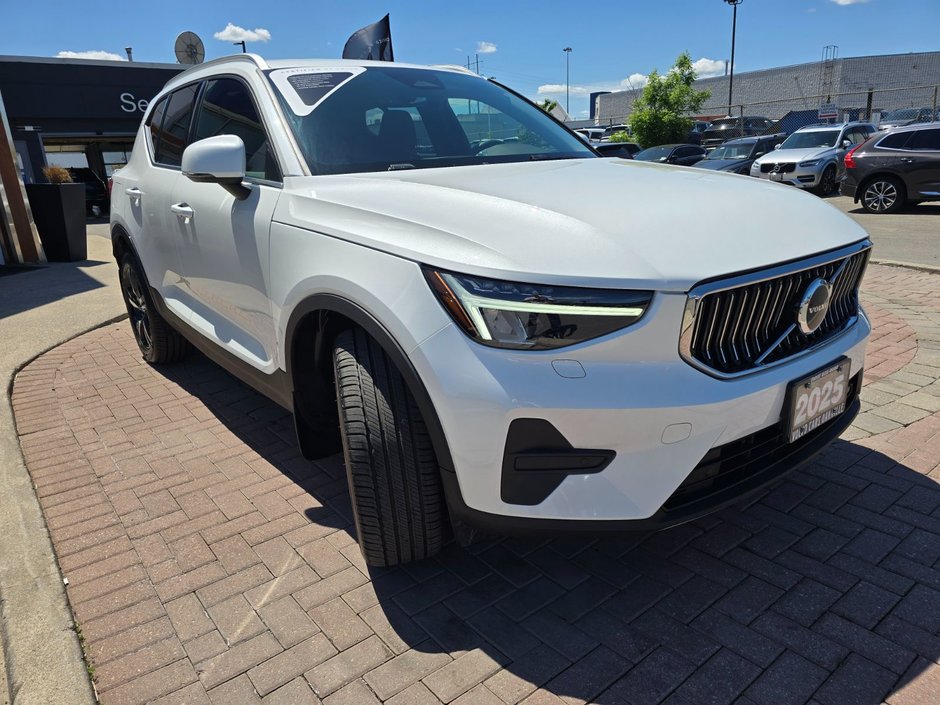 2025 Volvo XC40 CORE BRIGHT THEME-5