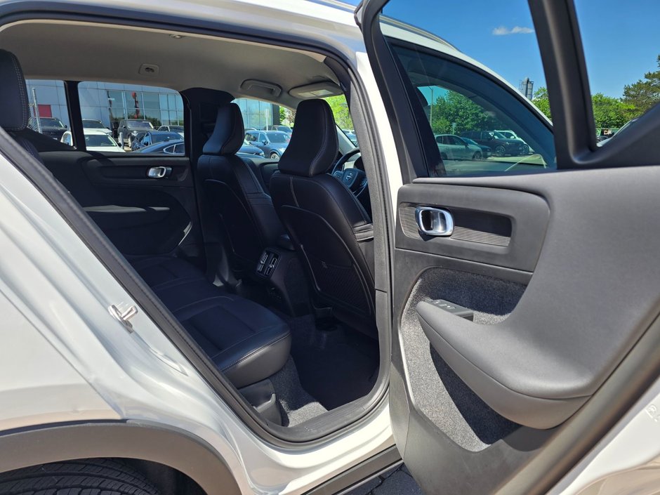 2025 Volvo XC40 CORE BRIGHT THEME-18