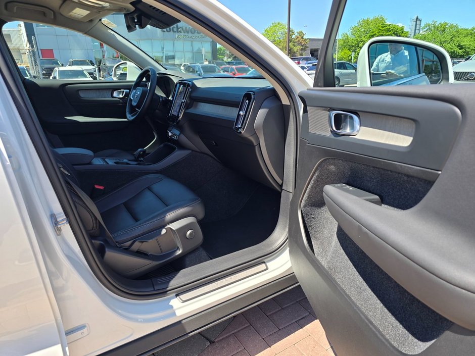 2025 Volvo XC40 CORE BRIGHT THEME-22