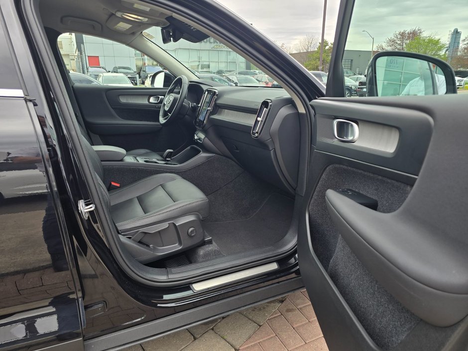 2025 Volvo XC40 CORE BRIGHT THEME-21