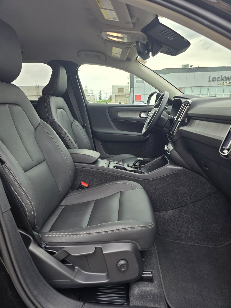 2025 Volvo XC40 CORE BRIGHT THEME-22