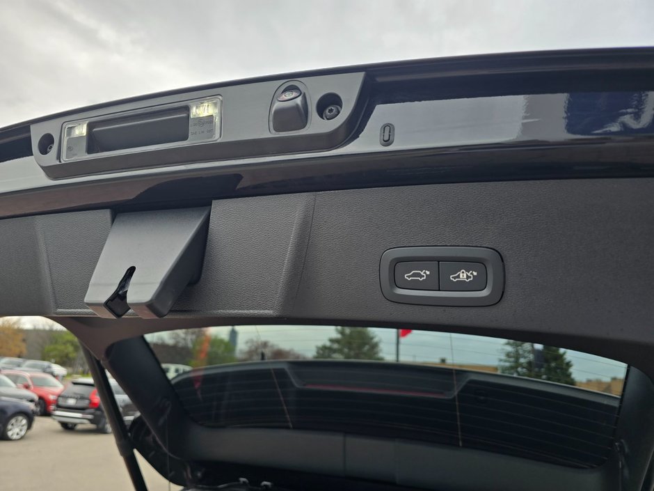 2025 Volvo XC40 CORE BRIGHT THEME-17