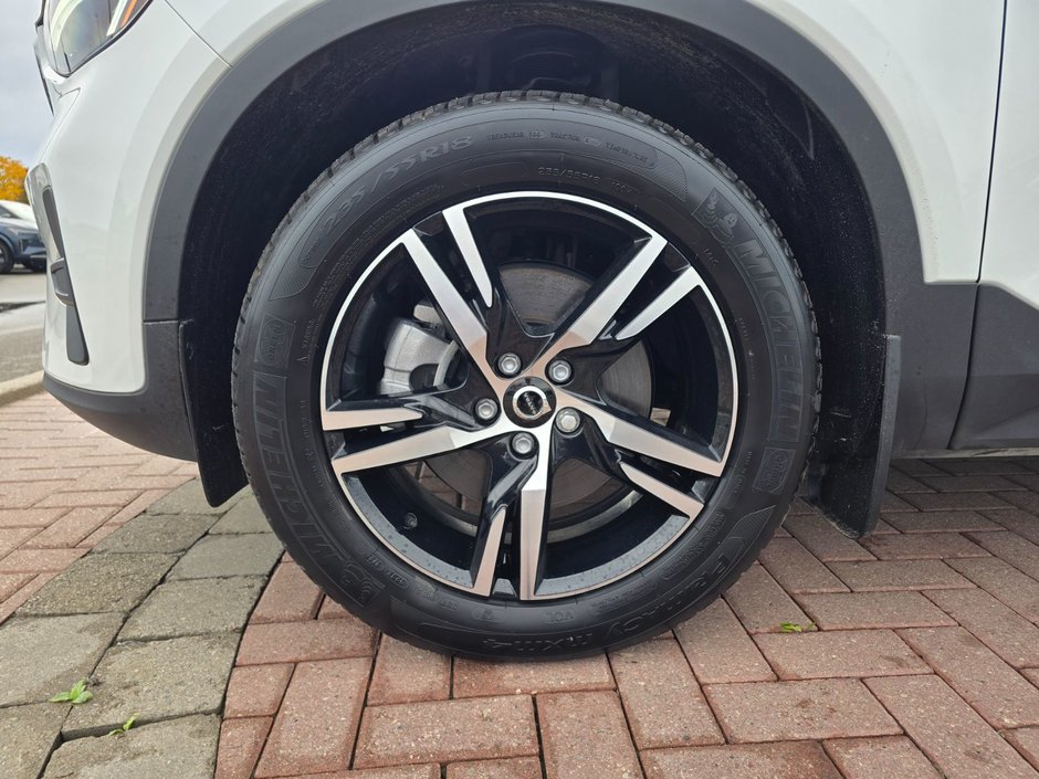 2025 Volvo XC40 CORE BRIGHT THEME-7