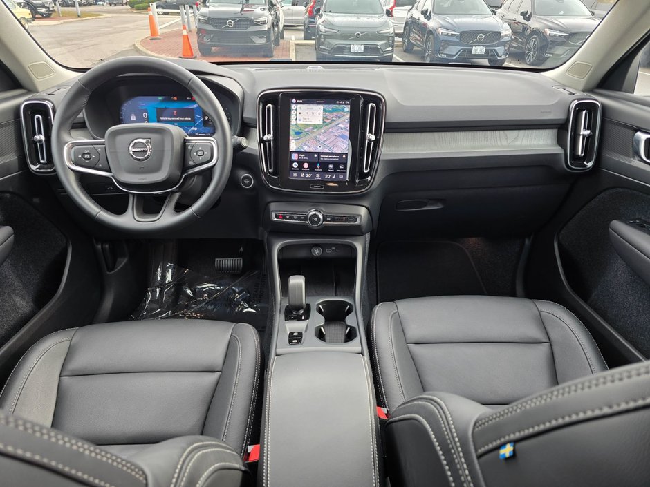 2025 Volvo XC40 CORE BRIGHT THEME-4