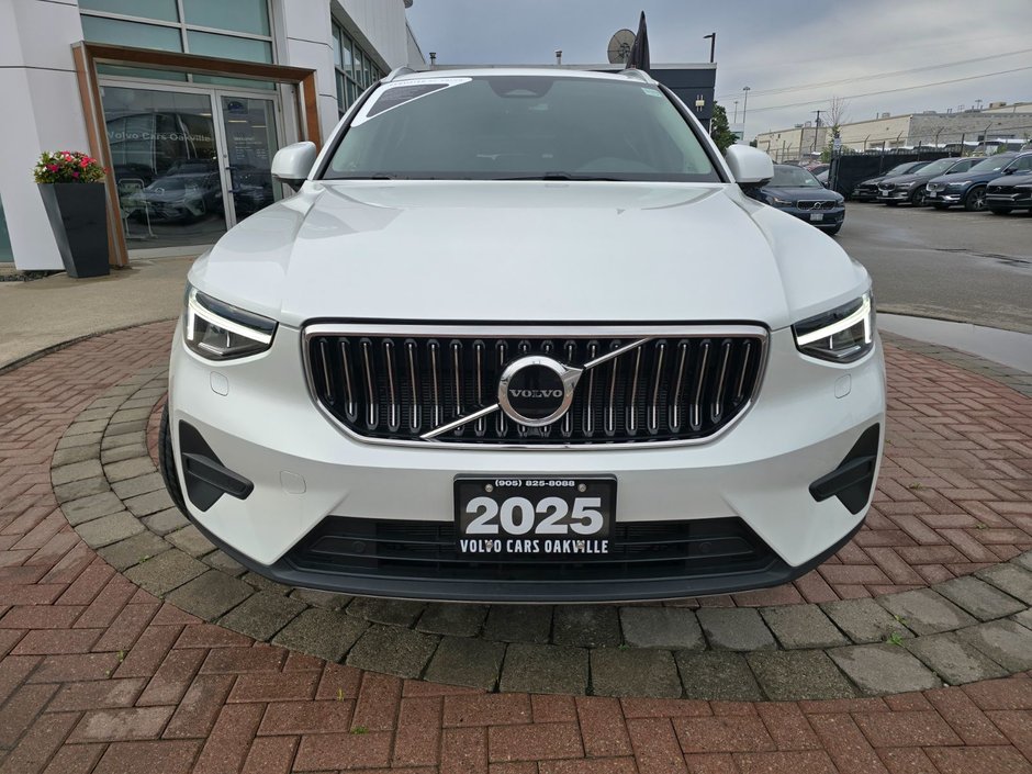 2025 Volvo XC40 CORE BRIGHT THEME-3
