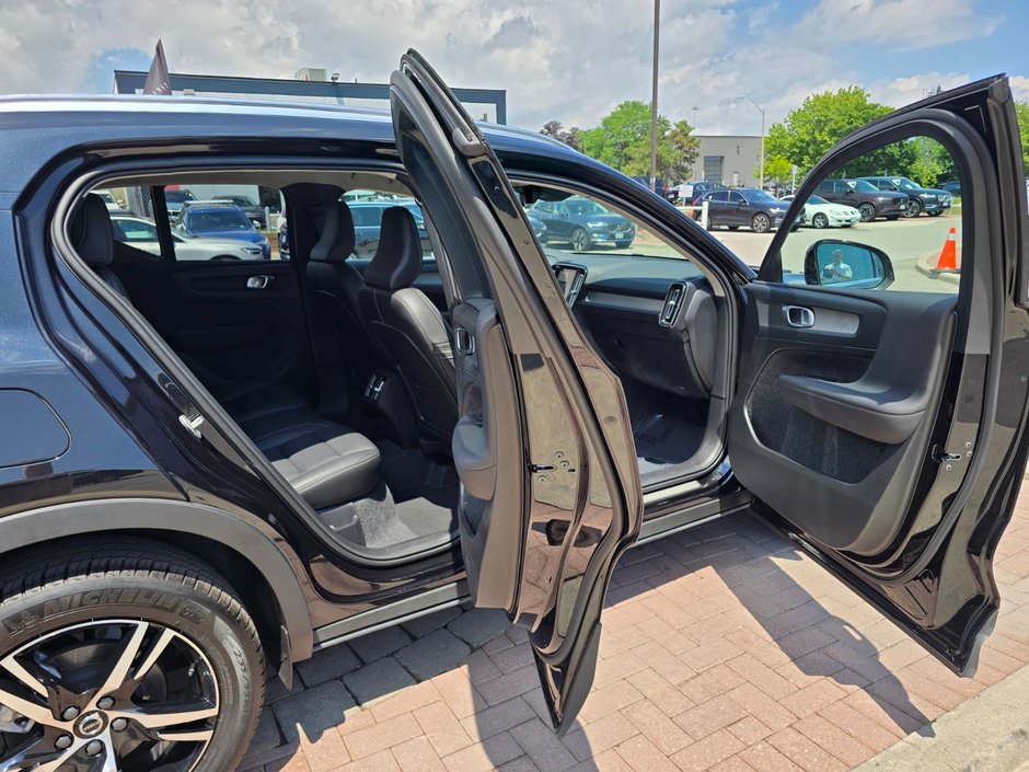 2025 Volvo XC40 CORE BRIGHT THEME-10