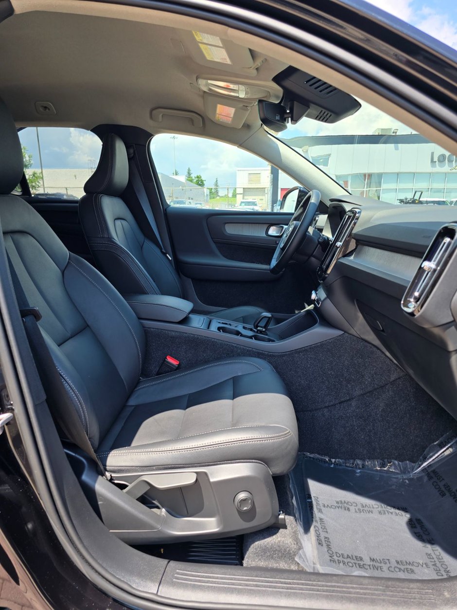 2025 Volvo XC40 CORE BRIGHT THEME-23