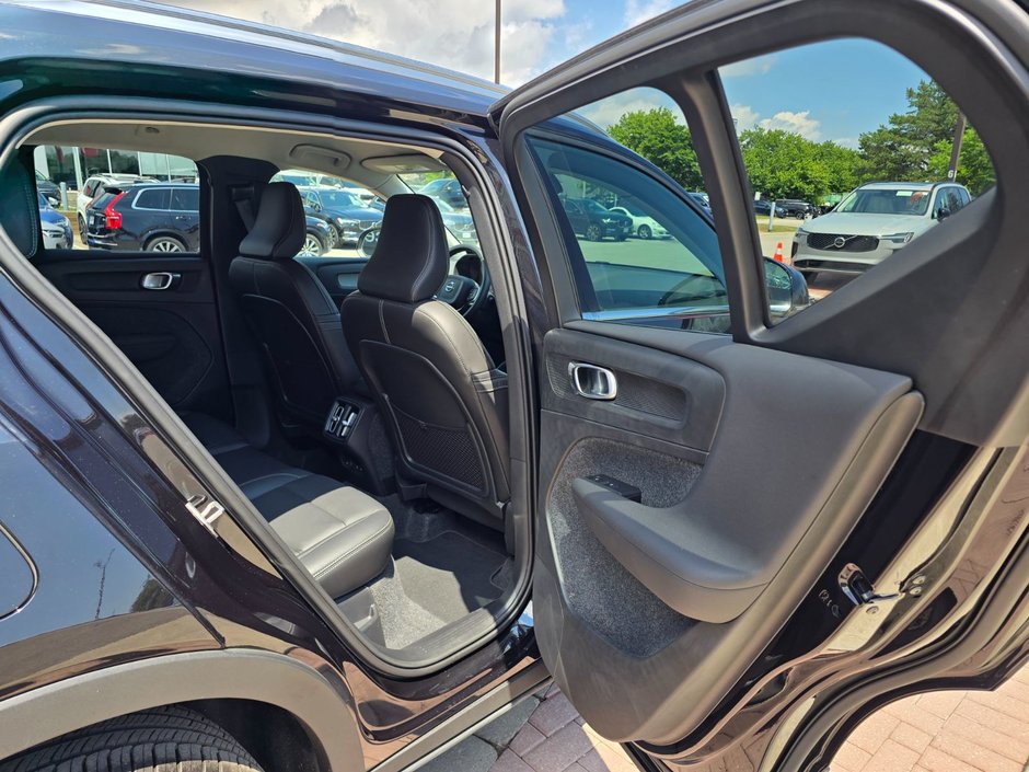 2025 Volvo XC40 CORE BRIGHT THEME-18