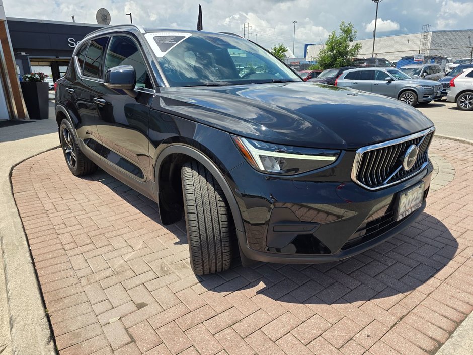2025 Volvo XC40 CORE BRIGHT THEME-5