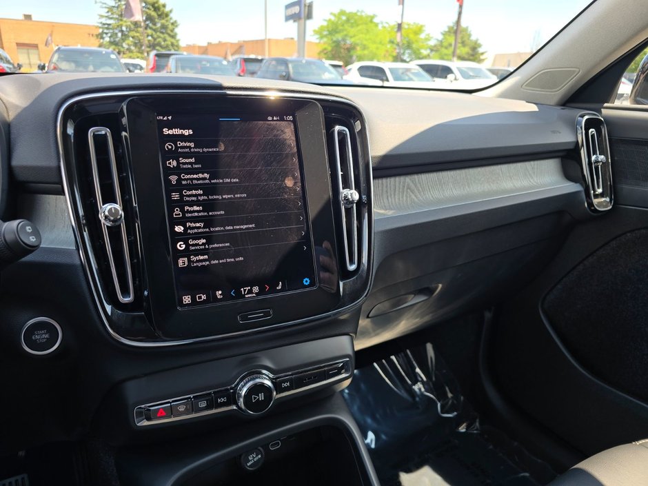 2025 Volvo XC40 CORE BRIGHT THEME-28