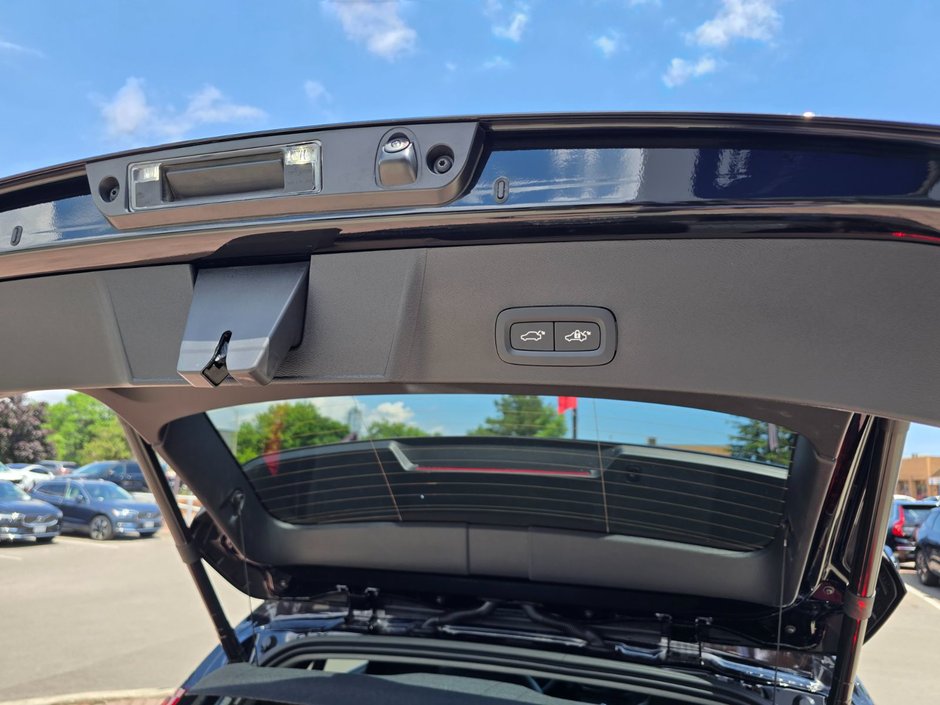 2025 Volvo XC40 CORE BRIGHT THEME-16