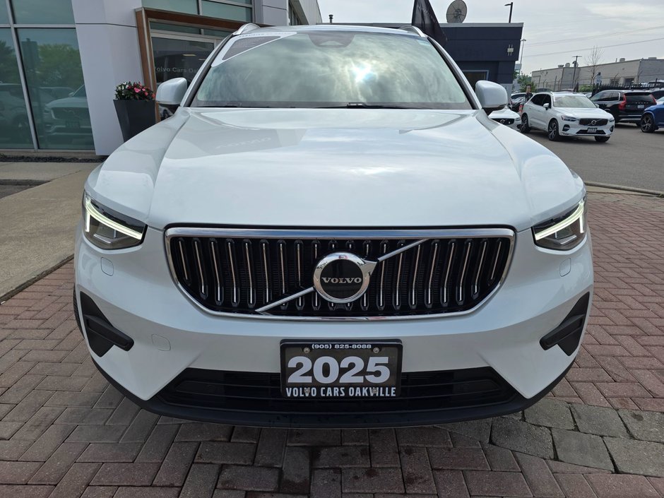 2025 Volvo XC40 CORE BRIGHT THEME-3