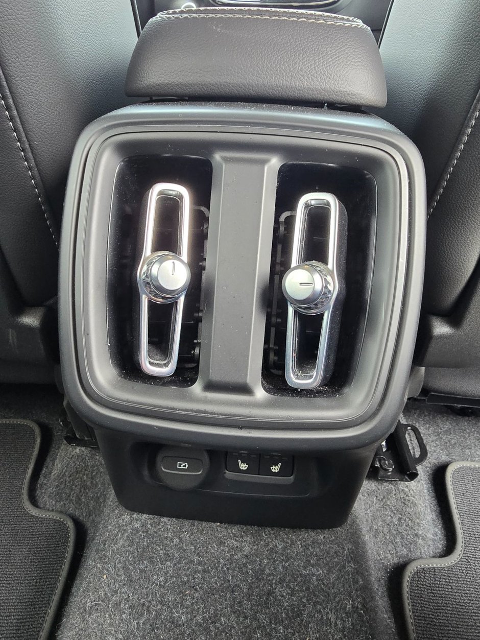 2025 Volvo XC40 CORE BRIGHT THEME-20