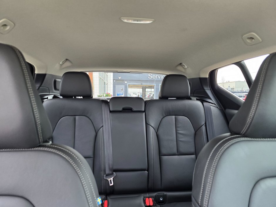 2025 Volvo XC40 CORE BRIGHT THEME-8