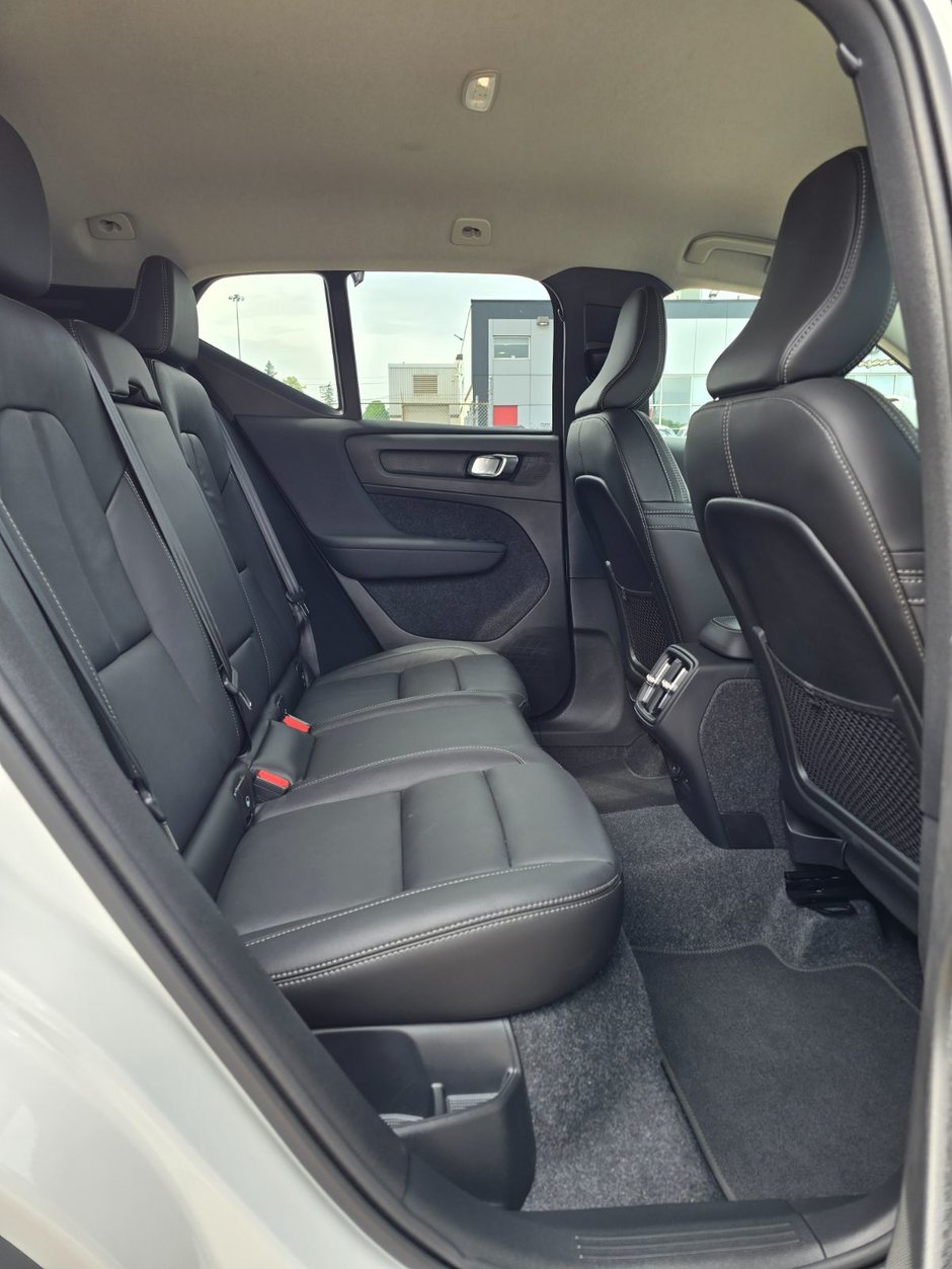 2025 Volvo XC40 CORE BRIGHT THEME-19