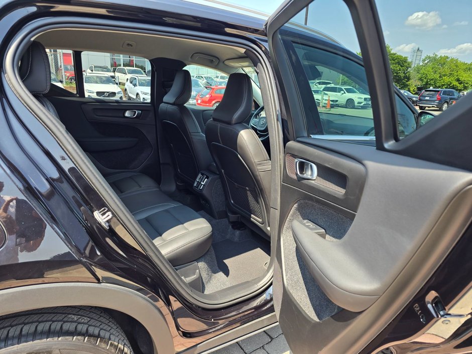 2025 Volvo XC40 CORE BRIGHT THEME-18