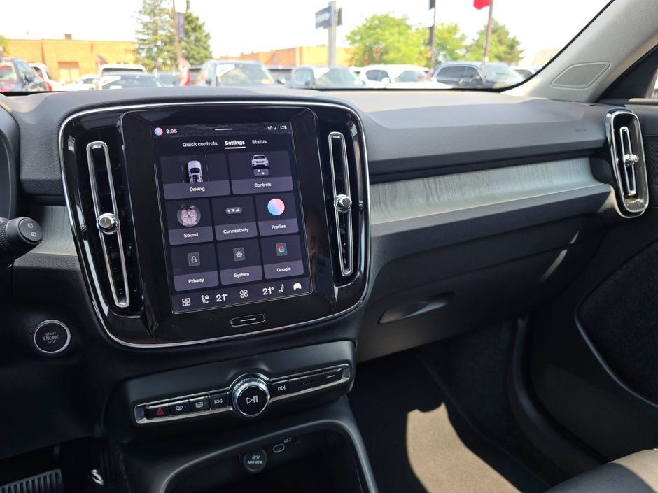 2025 Volvo XC40 CORE BRIGHT THEME-28
