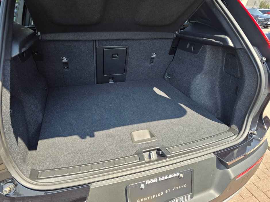 2025 Volvo XC40 CORE BRIGHT THEME-17