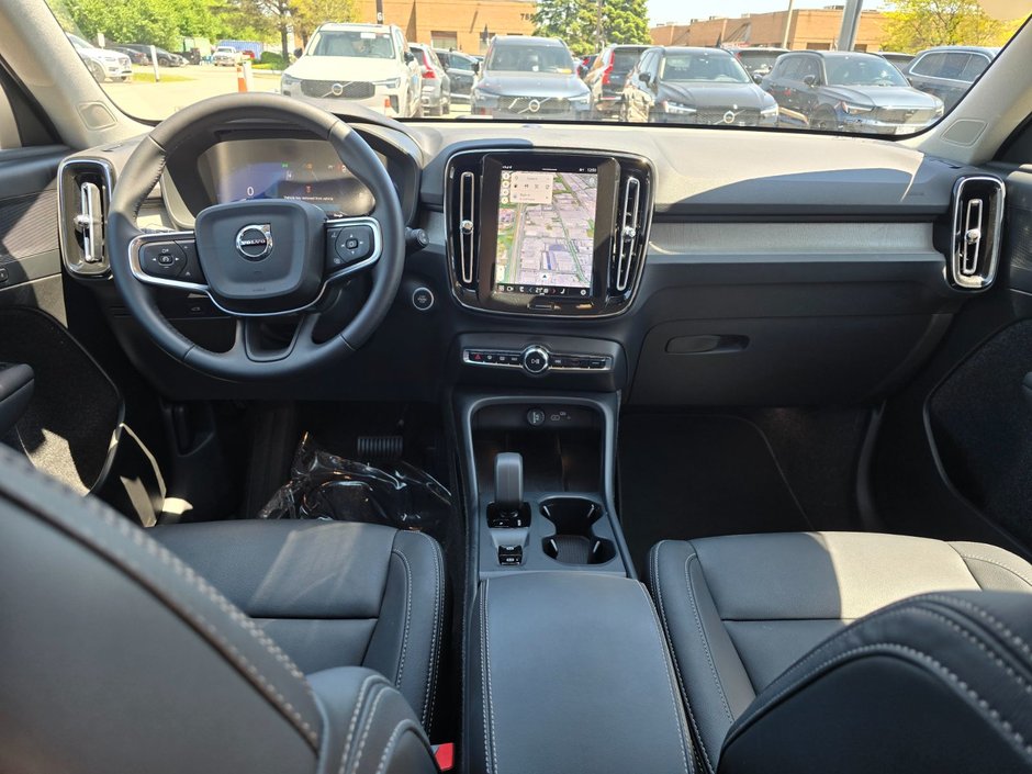 2025 Volvo XC40 CORE BRIGHT THEME-4