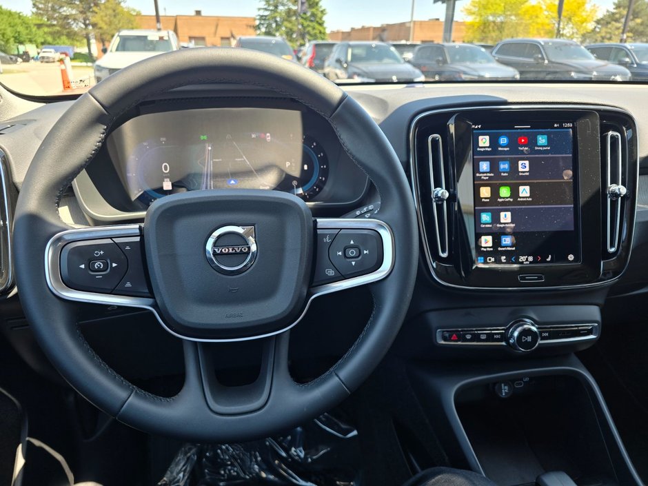 2025 Volvo XC40 CORE BRIGHT THEME-25