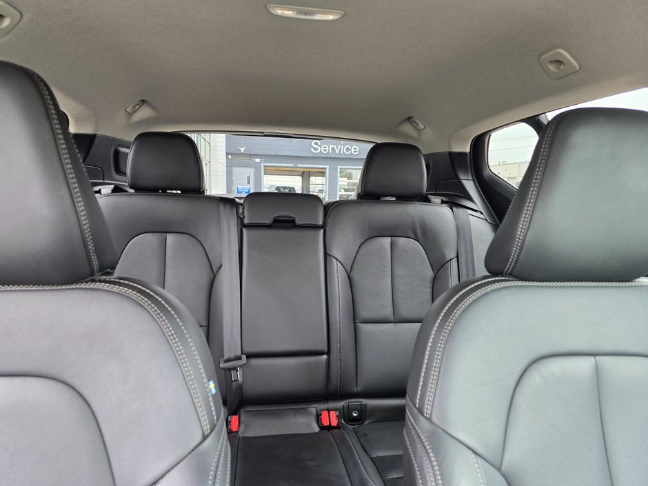 2025 Volvo XC40 CORE BRIGHT THEME-8
