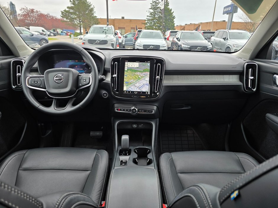 2025 Volvo XC40 CORE BRIGHT THEME-4