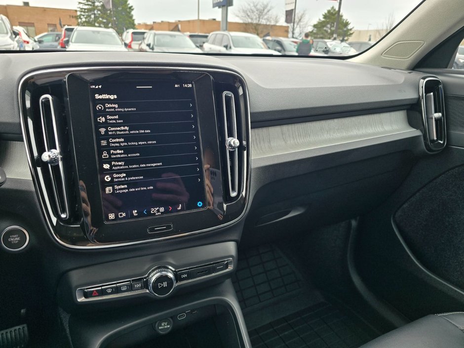 2025 Volvo XC40 CORE BRIGHT THEME-28